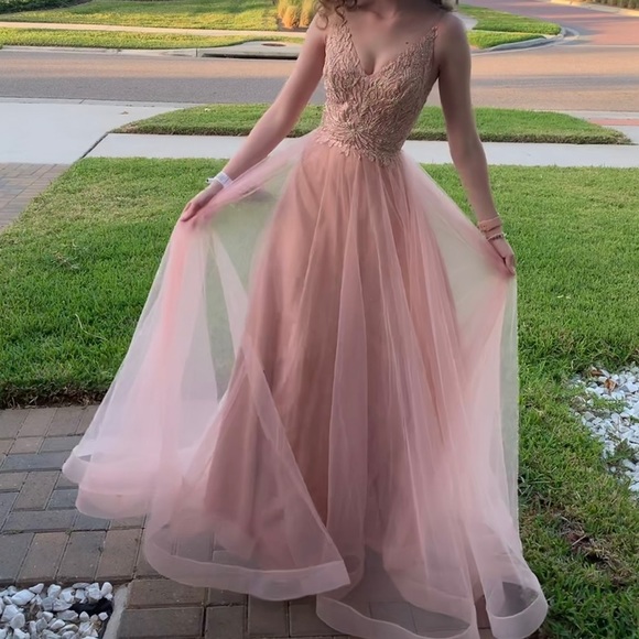 Pink princess prom dress - Picture 4 of 6